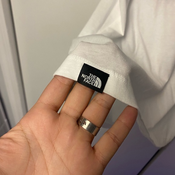 North face shirt - Picture 5 of 9